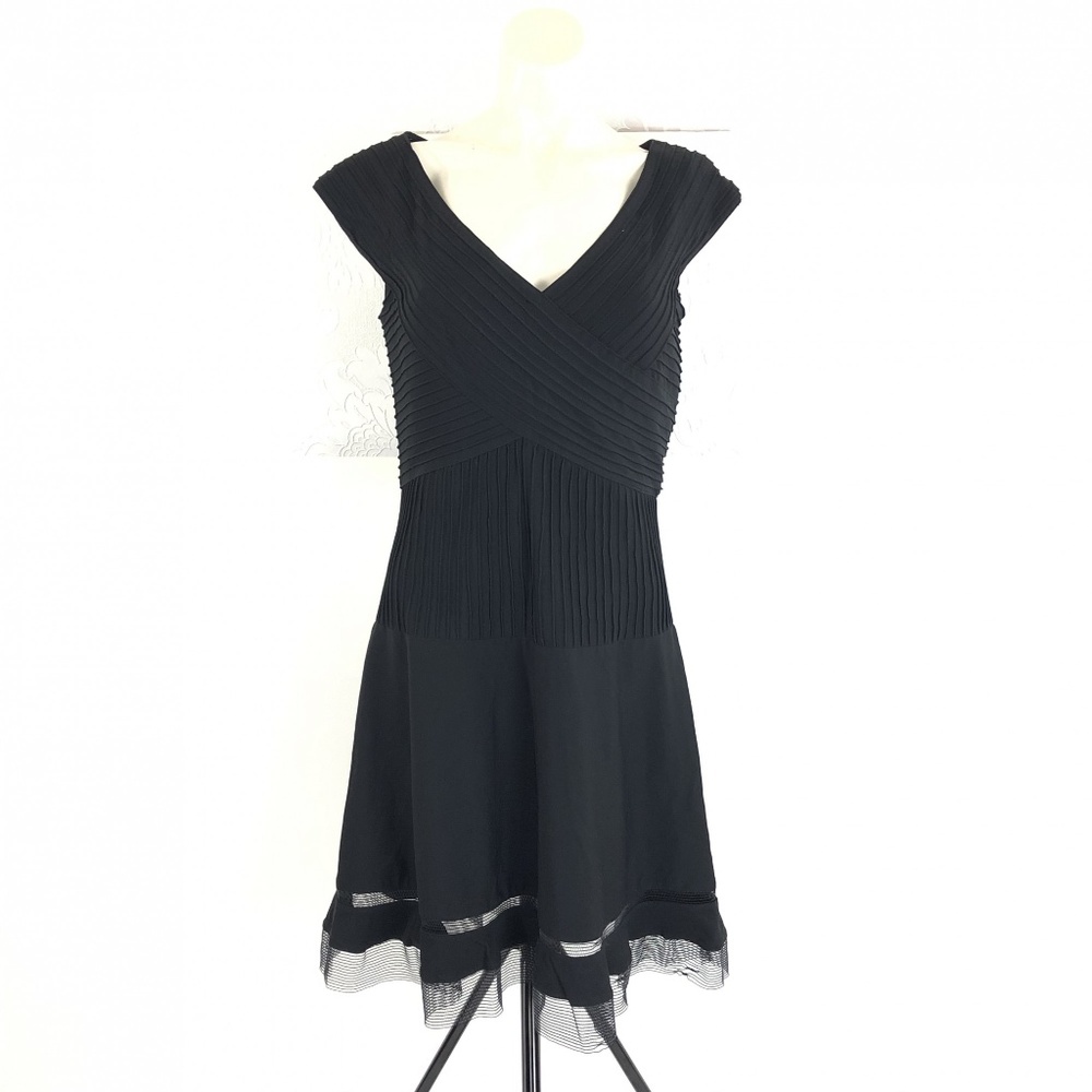 Tadashi Shoji V-Neck Tulle Hem Trim Fit & Flare  M